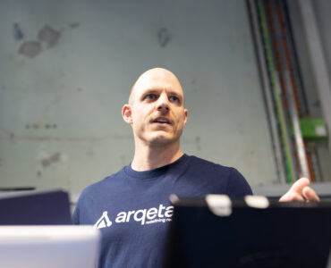 Rolf Pfosi, Gründer von arqeta